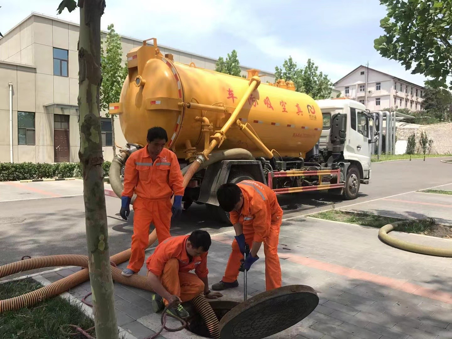 赤城化粪池清理与5-8吨吸粪车施工效率分析
